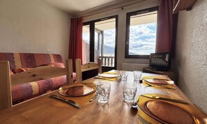 Dining - Apartment in Notre-dame Near Ski Slopes (Notre-Dame-de-Bellecombe)