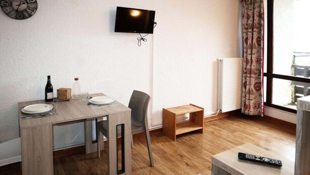 Unclassified image, 1 of 3, button - Studio for 2 People in the Heart of the Orres 1650 Resort (Les Orres)