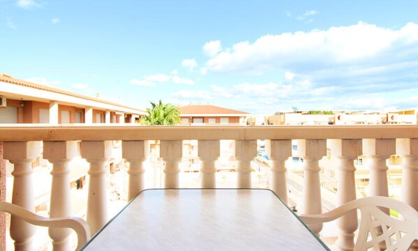 Outdoor dining - Apartment in Canet Near Raco de Mar Beach (Canet de Berenguer)
