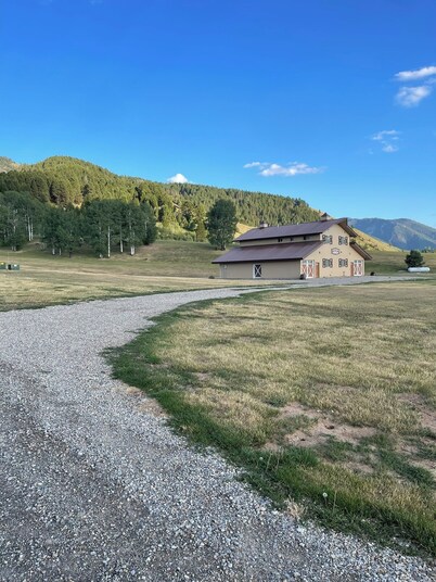 Marvelous 2-bedroom barndominium Unit A