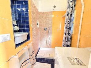 City Duplex, Partial Sea View | Bathroom - Starview (Vico Equense)