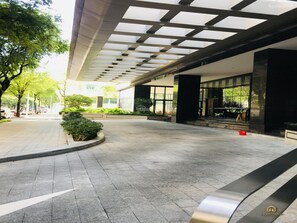 المنشأة من الخارج