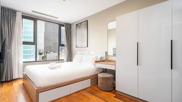 Presidential Suite, 2 Bedrooms, Club Lounge Access, City View | Egyptian cotton sheets, premium bedding, down comforters