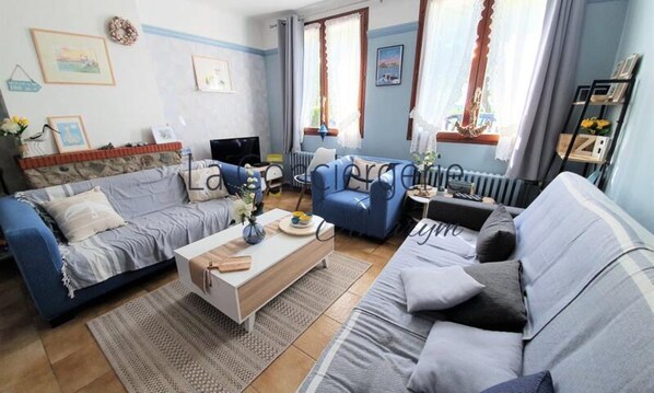 Living area - Holiday Home in Le Hourdel by the Sea (Millebosc)