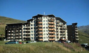 Exterior - Comfortable Apartment Close to the Slopes Balcony (Les Belleville)