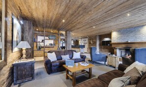 Interior - Mountain Refuge 551 (Bourg-Saint-Maurice)
