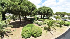 Unclassified image, 2 of 3, button - Holiday Home in Grau du Roi by the Beach (Le Grau-Du-Roi)