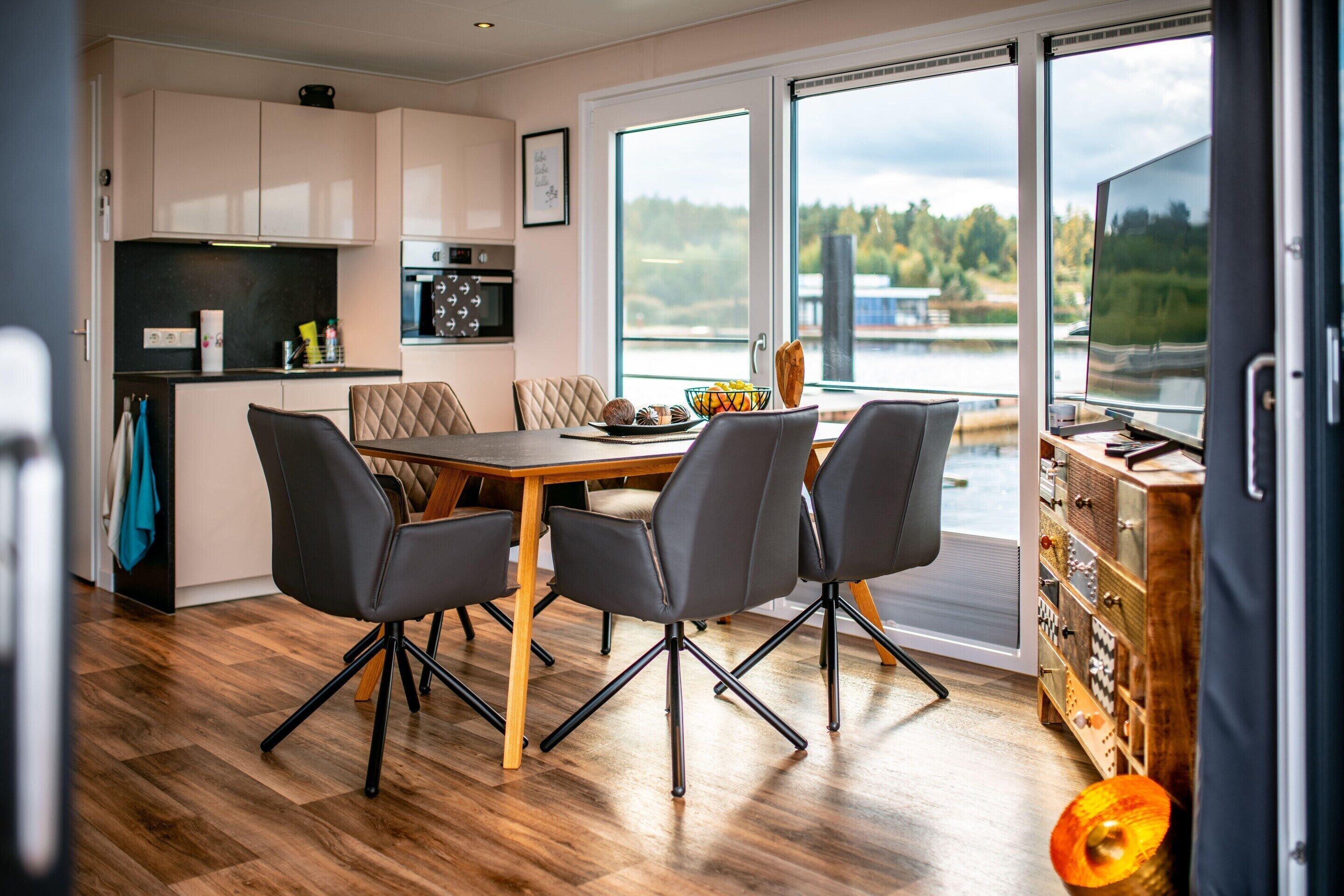 Mobile Home | Living room