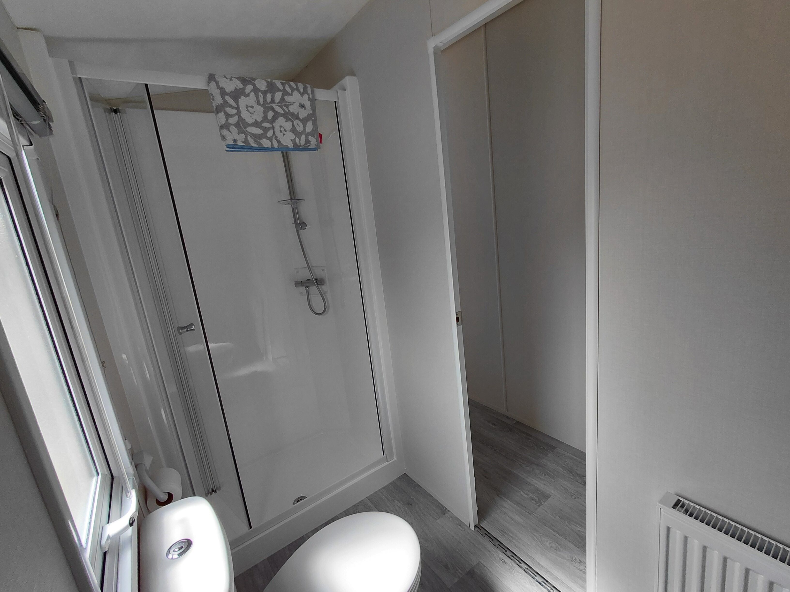 Handtücher, Seife, Shampoo, Toilettenpapier