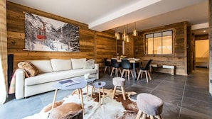 Living area - Apartment in Plan du Moulin Near Ski Slopes (Saint-Sorlin-d'Arves)