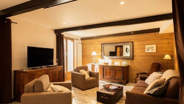 Living area - 4 Rooms, Sleeps 8/9, South-facing (Valloire)