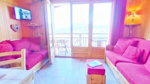 Living area - Apartment in Les Saisies With Mountain View (Hauteluce)