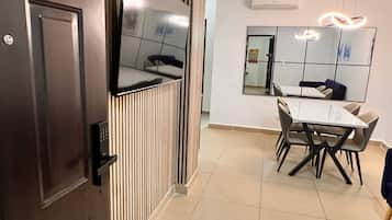 Apartment, 2 Bedrooms, Accessible | Dining