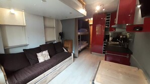 Living area - Apartment in Valfrejus Near Ski Lift (Modane)