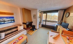 Living area - Apartment in Les Carroz Near Ski Shuttle (Araches-la-Frasse)