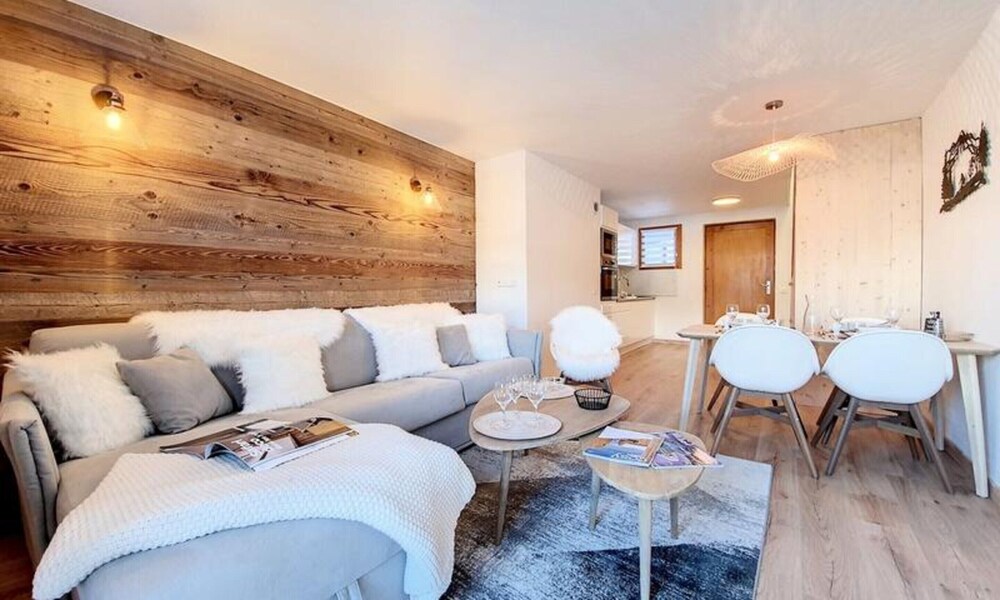 Renovated Duplex Apartment Ski-in/ski-out Balcony Reviews, Deals ...