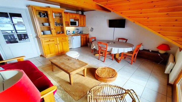 Living area - Apartment in Vallouise Near Ecrins Park (Puy-Saint-Vincent)