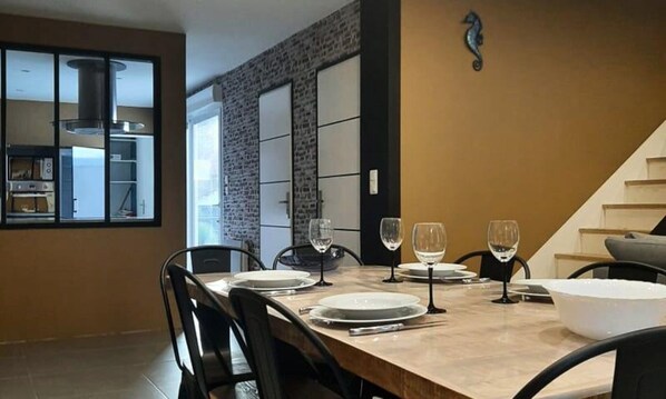 Dining - Apartments for 6 People (Oust-Marest)