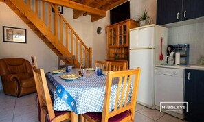 Dining - Houses & Villas for 6 People (Vias)