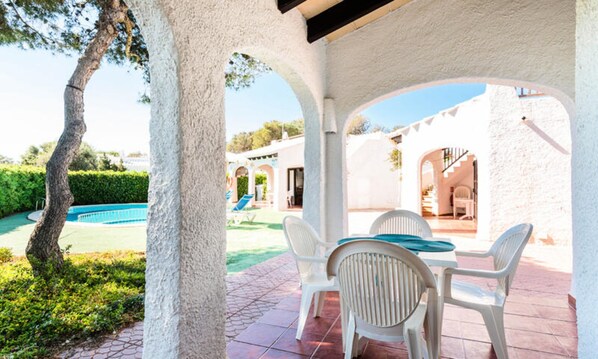 Outdoor dining - Apartamentos Monsines 13 C (Ciutadella de Menorca)