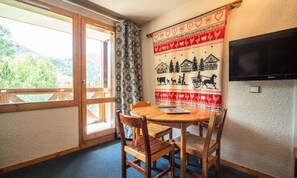 Dining - White Horse C63 (Les Avanchers-Valmorel)