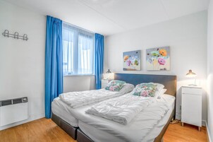 2 bedrooms, individually furnished, bed sheets