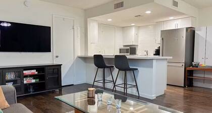 Desert Hideaway near Papago Mountains & Tempe Golf Trails