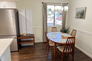 Dining - Desert Hideaway near Papago Mountains & Tempe Golf Trails (Phoenix)