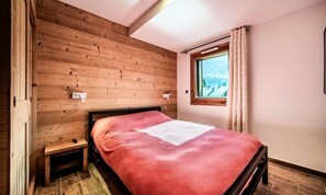 Iron/ironing board, bed sheets - MAS DE Joux Plane 202 Best Location in Morzine, Next to the ski School and the Slopes (Morzine)