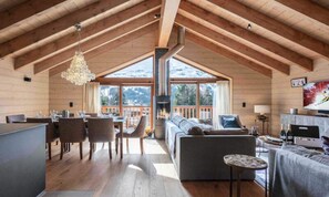 Fireplace - Nutcracker Chalet (Les Allues)