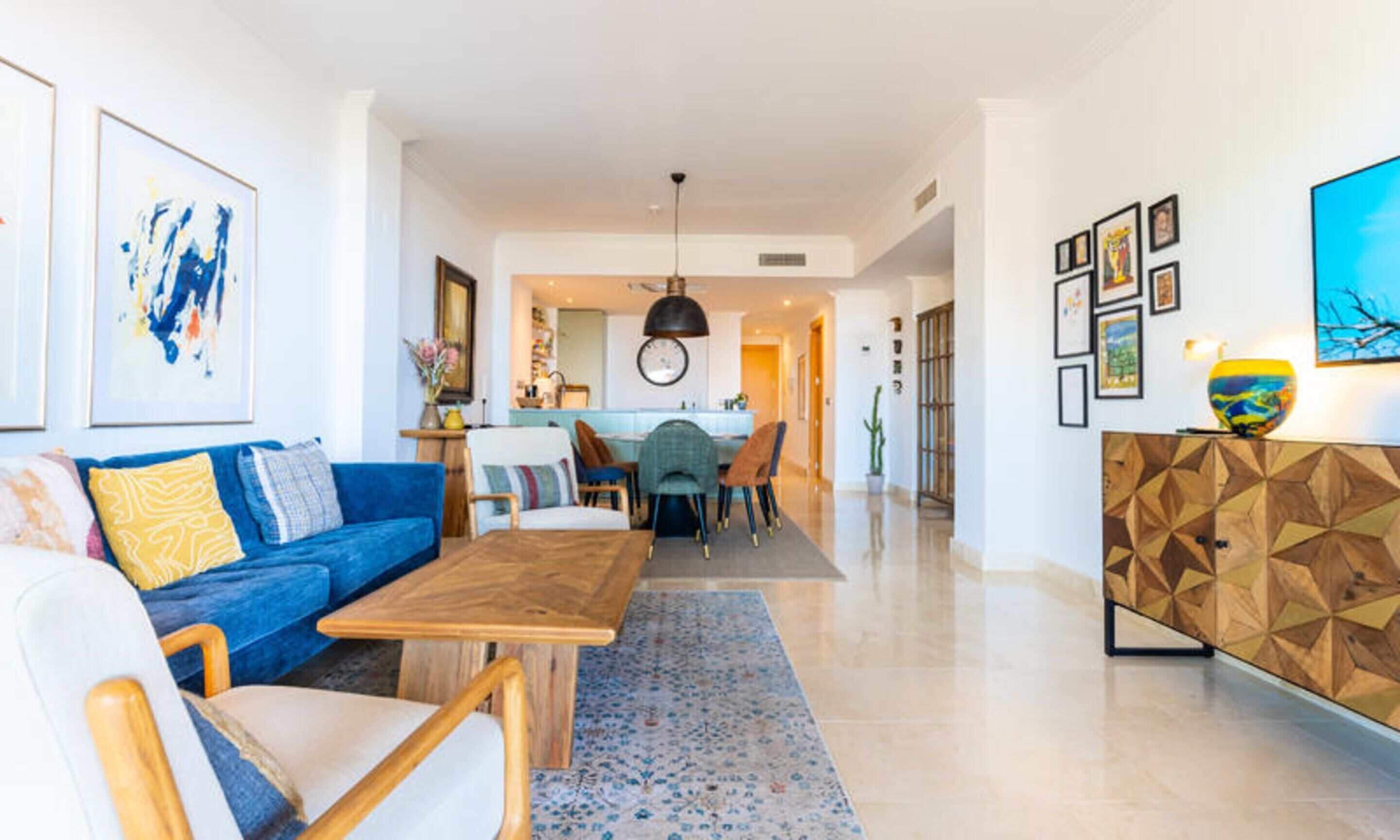 المنشأة من الداخل