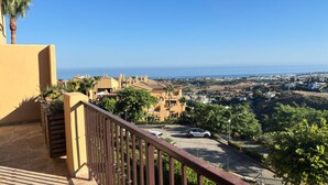 Unclassified image, 3 of 3, button - 3-bedroom Apartment With Sea & Mountain Views (Benahavis)