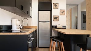 Microwave, dishwasher, cookware/dishes/utensils - Apartment for 6 People, South-facing With a Large Terrace and a Beautiful View of the Slopes (Uvernet-Fours)