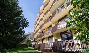 Exterior - Studio Cabin for 4 People, 3, South-facing (Valloire)