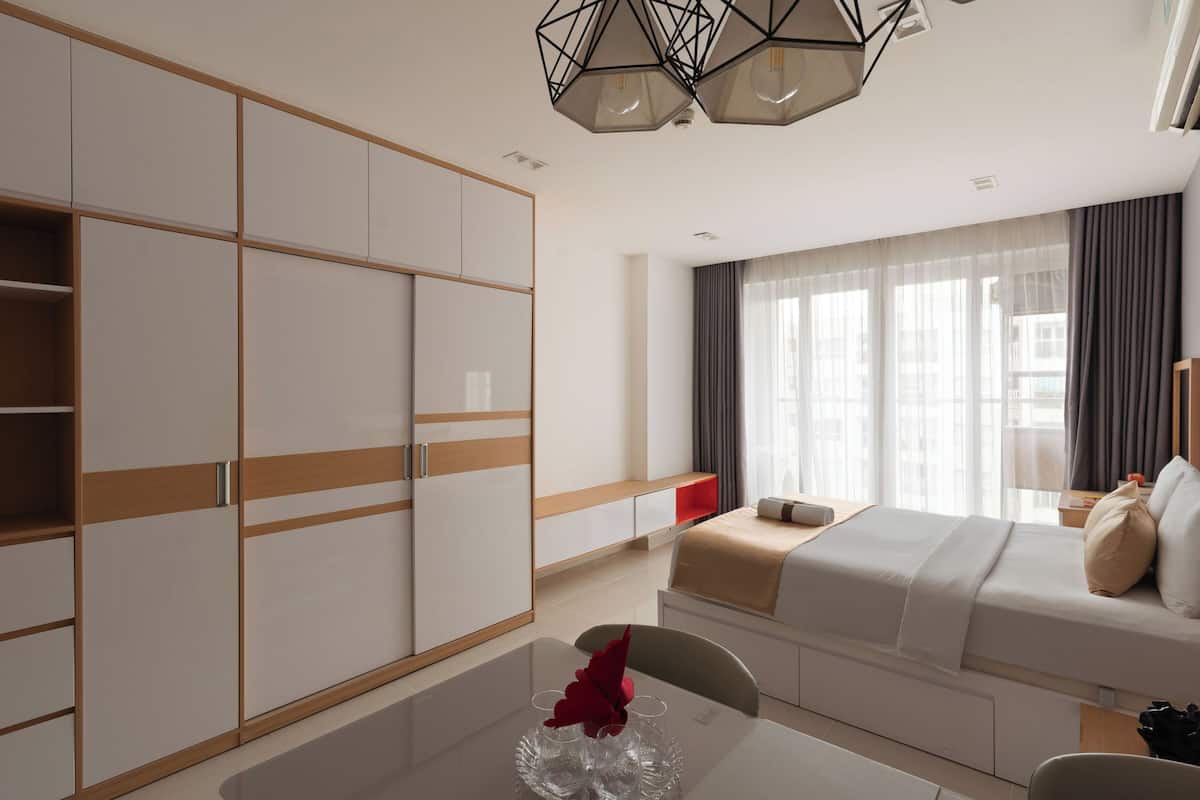 Suite Grand, 1 camera da letto, accesso al Club Lounge, vista città | Biancheria in cotone egiziano, biancheria da letto di alta qualità