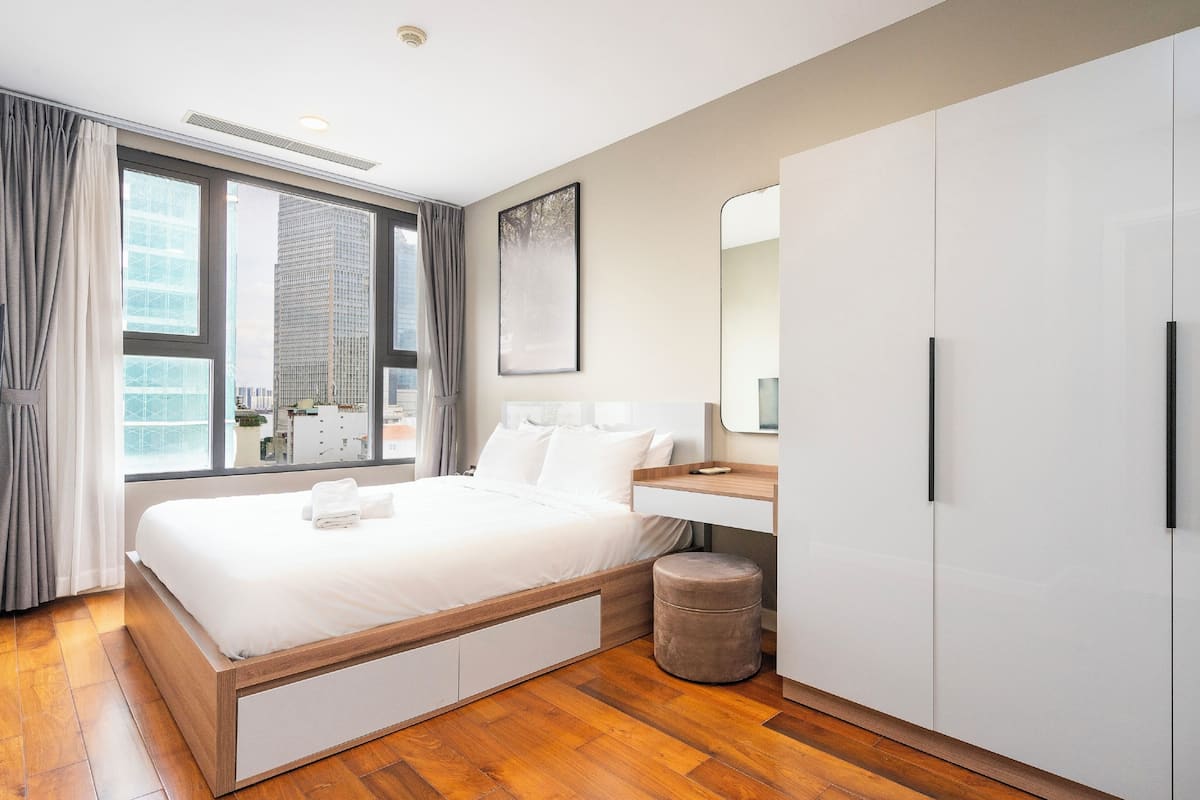 그랜드 스위트, 침실 1개, 클럽 라운지 이용, 시내 전망 | 이집트산 면 시트, 고급 침구, 오리/거위털 이불, 셀렉트 컴포트 침대