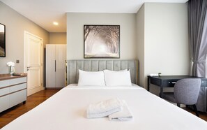 프레지덴셜 스위트, 침실 2개, 클럽 라운지 이용, 시내 전망 | 이집트산 면 시트, 고급 침구, 오리/거위털 이불, 셀렉트 컴포트 침대