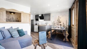 Unclassified image, 3 of 3, button - Ski-in/ski-out Apartment (Les Belleville)