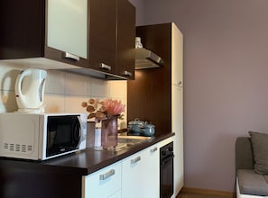 アパートメント | 専用キッチン | 冷蔵庫、電子レンジ、オーブン、コーヒー / ティーメーカー