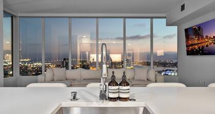 2-bedroom Penthouse With The Best Amenities in San Diego !