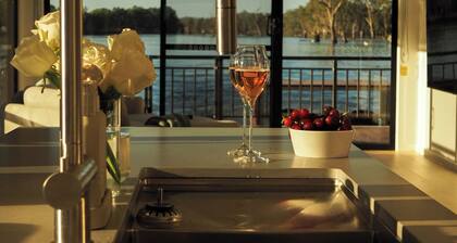 Odyssey - Luxury Houseboat