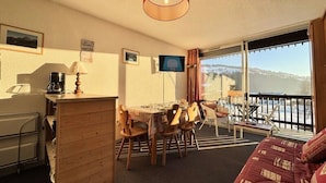 Living area - Studio Apartment in Notre-dame-de-bellecombe - Sleeps 4 (Notre-Dame-de-Bellecombe)