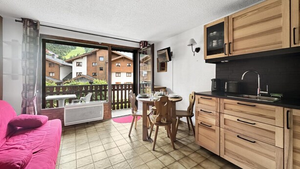 Living area - Apartment in Les Carroz Near Ski Slopes (Araches-la-Frasse)