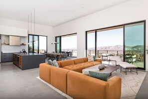 Smart TV, books, stereo