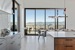 Dining - The Reserve: Heated Pool • Spa • Fire Pit • Views • Near Joshua Tree NP (Yucca Valley)