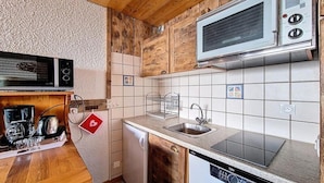 Private kitchen - Studio of 34 m2 - 7 Floor - Unobstructed View Facing South (Les Belleville)