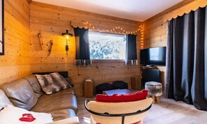Living area - Erines 003 (Les Allues)
