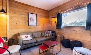 Living area - Erines 003 (Les Allues)