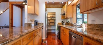 Castlewood Chalet–Family Retreat in Arnold w/ Hot Tub, Guest Suite & Loft Views