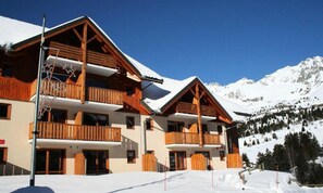 Exterior - Apartment in Saint Francois Near Ski Lift (Saint-François-Longchamp)